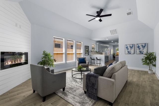 437 N Jim Miller Road, Dallas, TX 75217