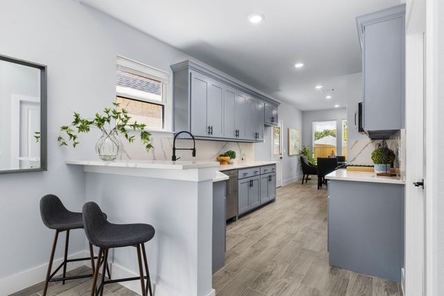 437 N Jim Miller Road, Dallas, TX 75217