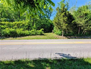 3708 W 151st Street, Leawood, KS 66224