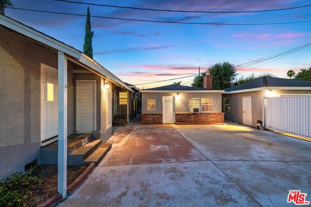 124 N Naomi Street, Burbank, CA 91505