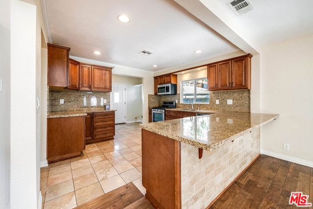 124 N Naomi Street, Burbank, CA 91505