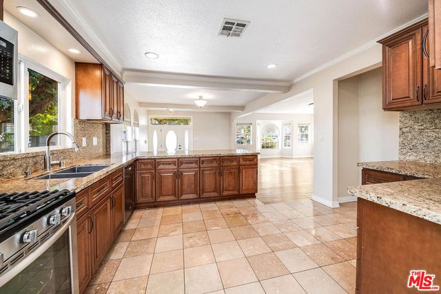 124 N Naomi Street, Burbank, CA 91505