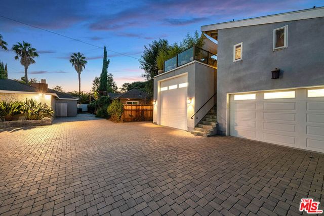 124 N Naomi Street, Burbank, CA 91505