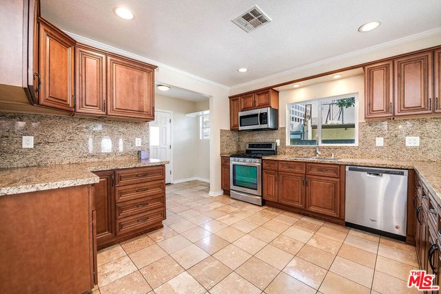 124 N Naomi Street, Burbank, CA 91505