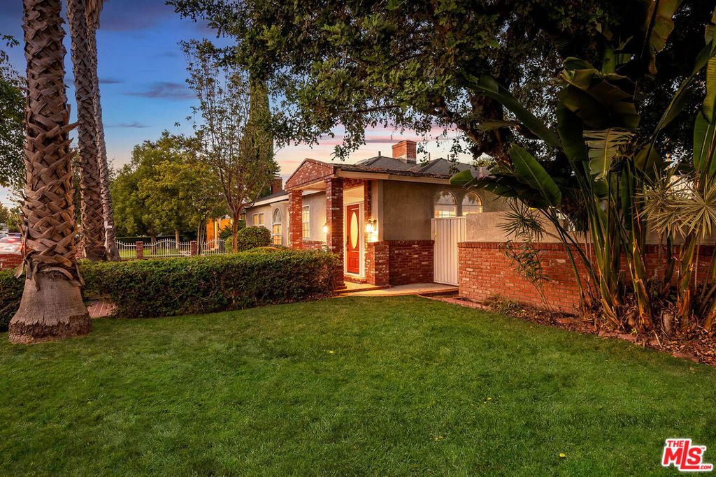 124 N Naomi Street, Burbank, CA 91505 — photo 2