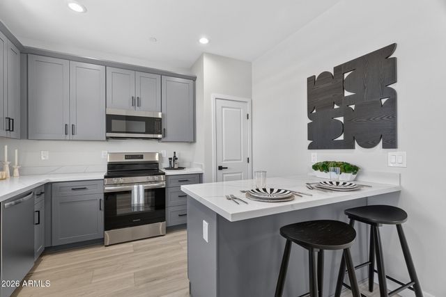 2601 E CLARENDON Avenue 5, Phoenix, AZ 85016