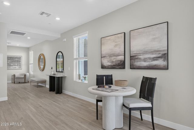 2601 E CLARENDON Avenue 5, Phoenix, AZ 85016