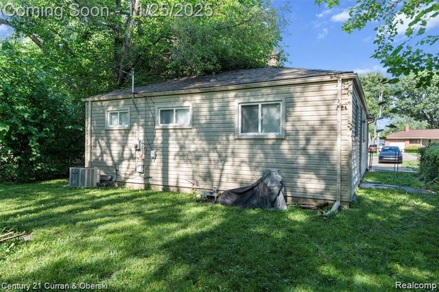 4630 Pelham Street, Dearborn Heights, MI 48125