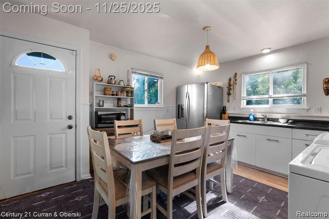 4630 Pelham Street, Dearborn Heights, MI 48125