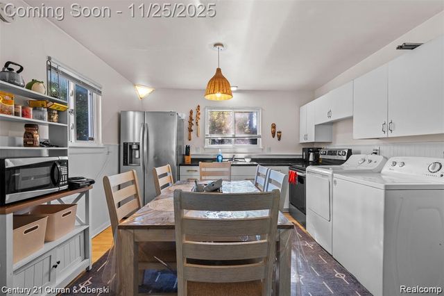 4630 Pelham Street, Dearborn Heights, MI 48125