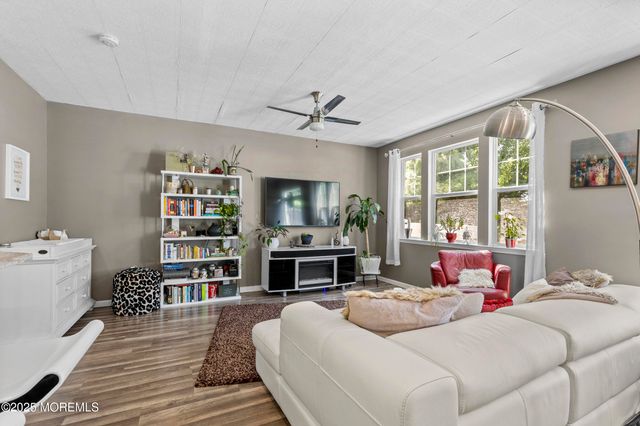 100 Pine Street, 3, Lakehurst, NJ 08733