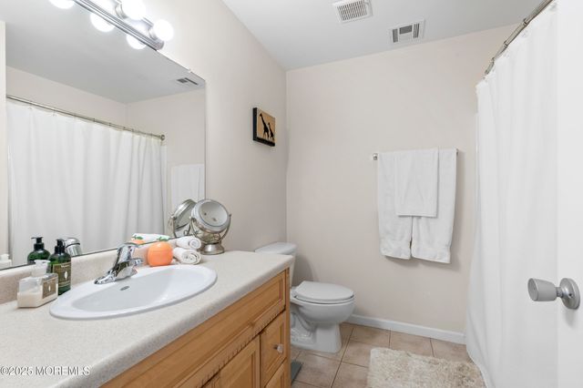 100 Pine Street, 3, Lakehurst, NJ 08733