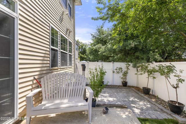 100 Pine Street, 3, Lakehurst, NJ 08733