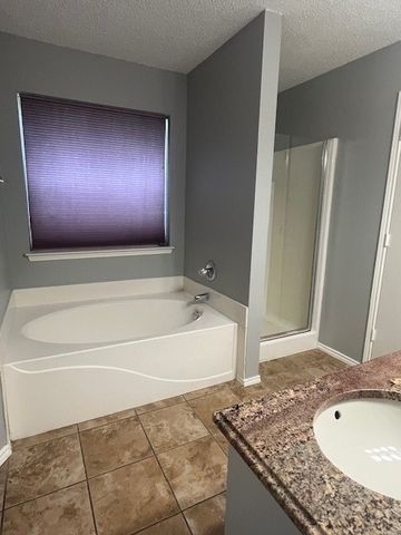 814 Elbe Drive, Arlington, TX 76001
