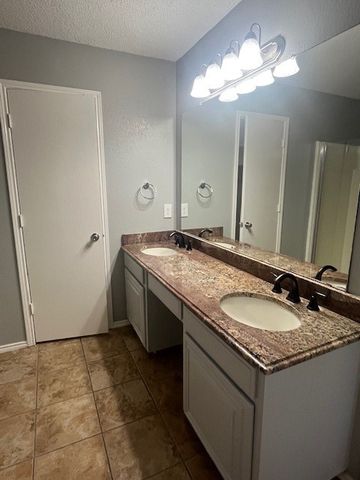 814 Elbe Drive, Arlington, TX 76001