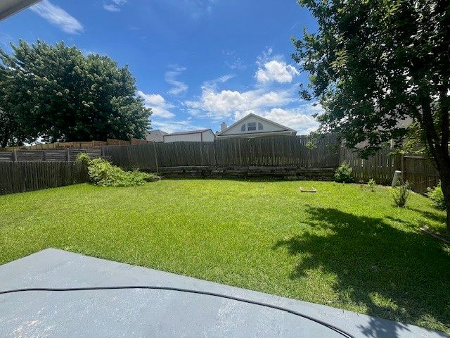 814 Elbe Drive, Arlington, TX 76001