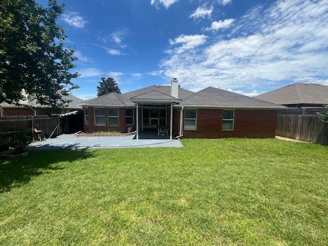 814 Elbe Drive, Arlington, TX 76001