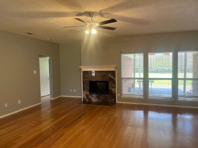 814 Elbe Drive, Arlington, TX 76001