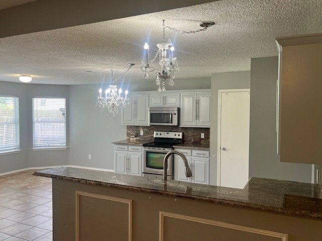 814 Elbe Drive, Arlington, TX 76001