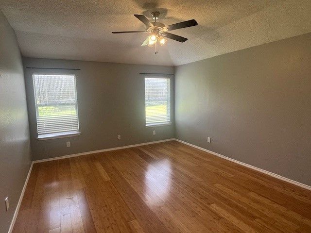 814 Elbe Drive, Arlington, TX 76001