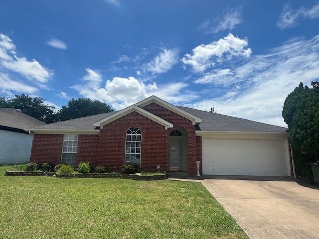 814 Elbe Drive, Arlington, TX 76001
