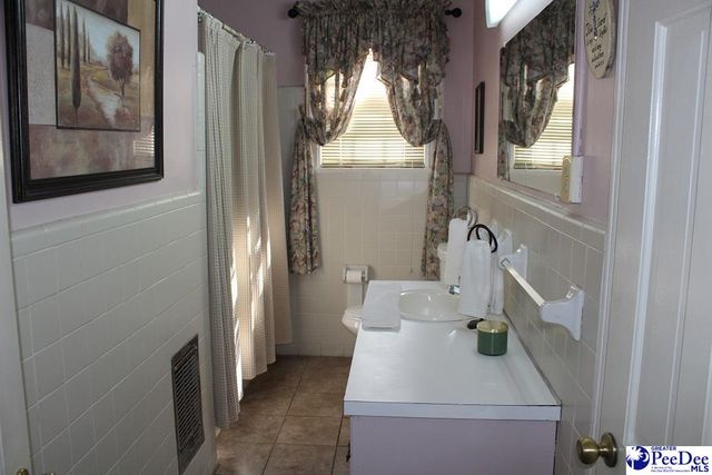 200 W Byrd, Timmonsville, SC 29161
