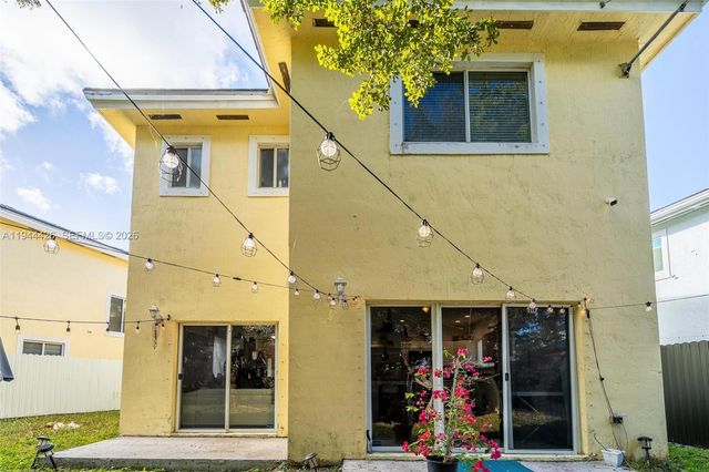 357 NE 35th Ter, Homestead, FL 33033