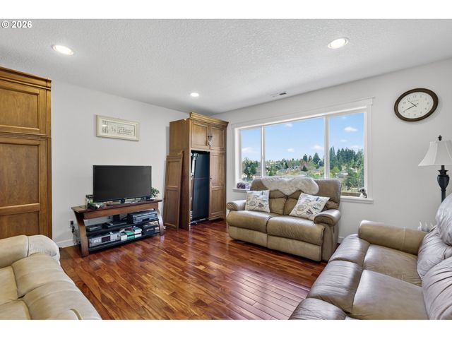 13789 Nw PAYNE Dr, Portland, OR 97229