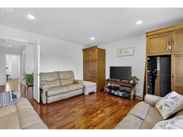 13789 Nw PAYNE Dr, Portland, OR 97229