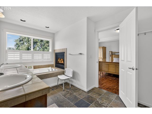 13789 Nw PAYNE Dr, Portland, OR 97229