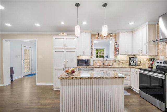 1327 BRIDLE PATH Lane, Hideaway, TX 75771