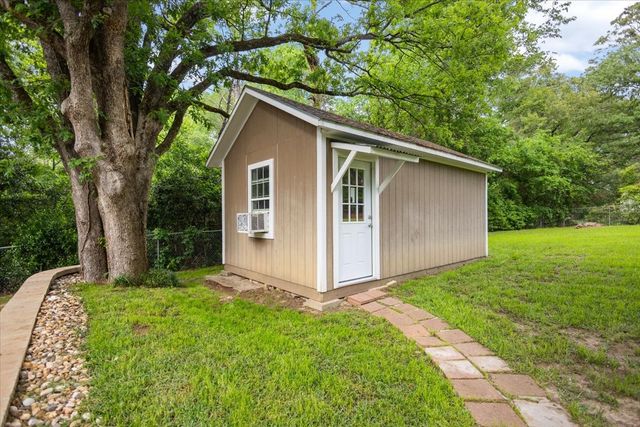 1327 BRIDLE PATH Lane, Hideaway, TX 75771