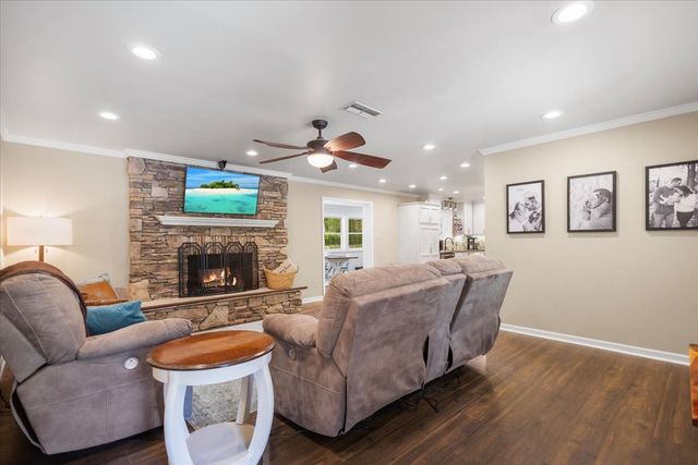 1327 BRIDLE PATH Lane, Hideaway, TX 75771