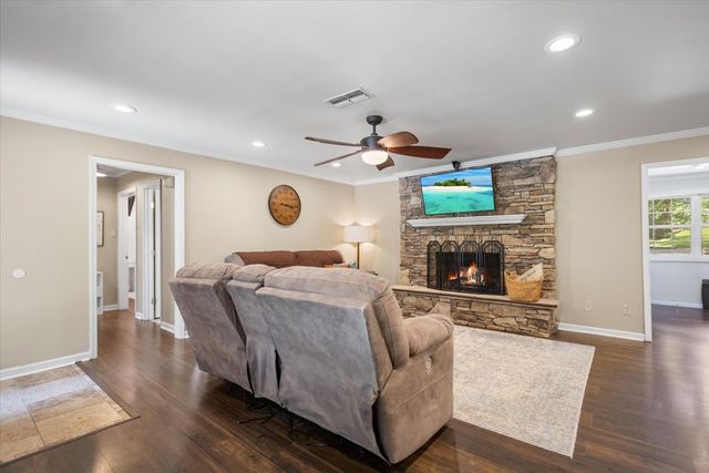 1327 BRIDLE PATH Lane, Hideaway, TX 75771