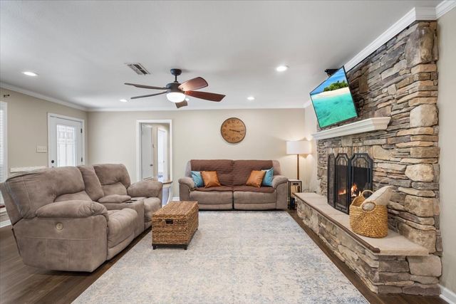 1327 BRIDLE PATH Lane, Hideaway, TX 75771