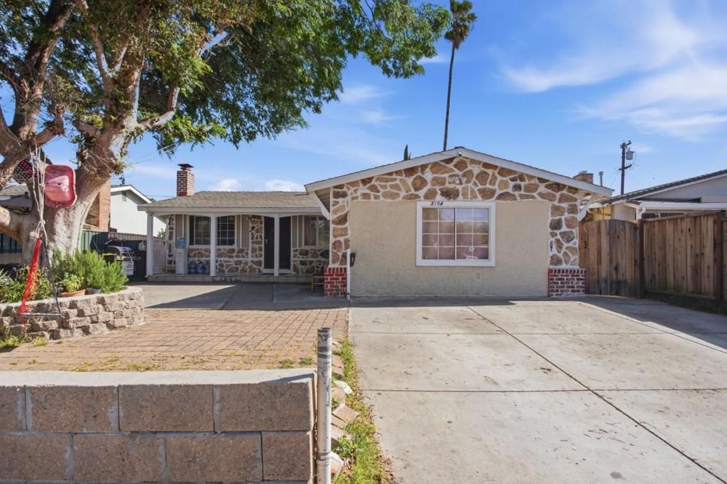 Image 3 of property listing at 2154 Orlando Drive, San Jose, CA 95122