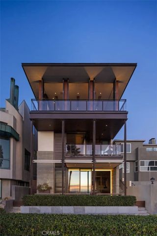 3216 The Strand, Manhattan Beach, CA 90266