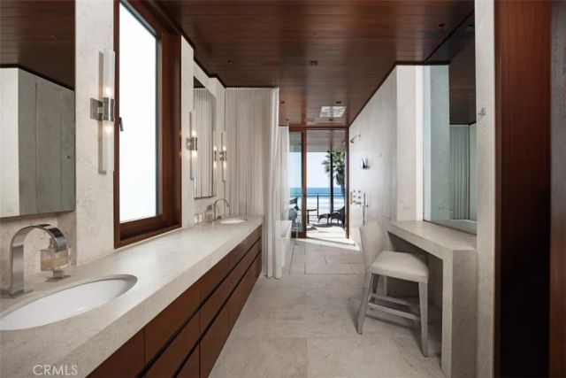 3216 The Strand, Manhattan Beach, CA 90266