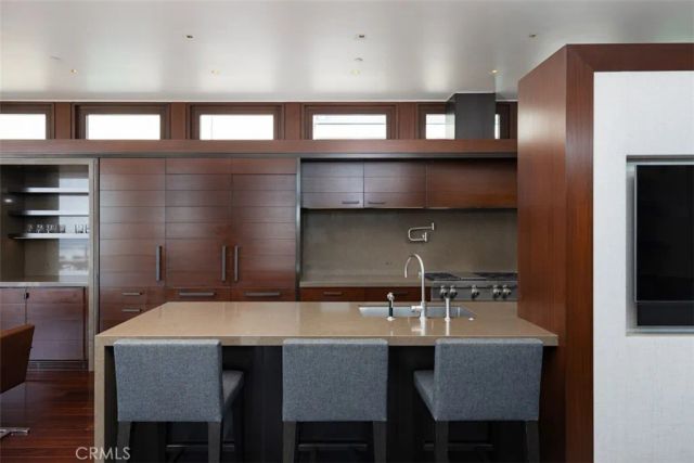 3216 The Strand, Manhattan Beach, CA 90266