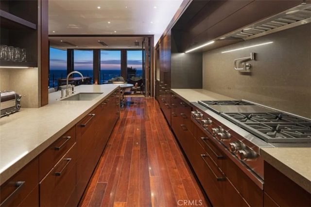 3216 The Strand, Manhattan Beach, CA 90266