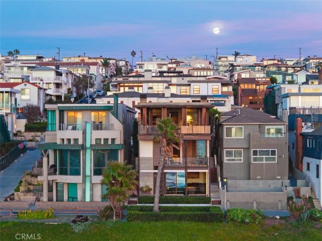 3216 The Strand, Manhattan Beach, CA 90266