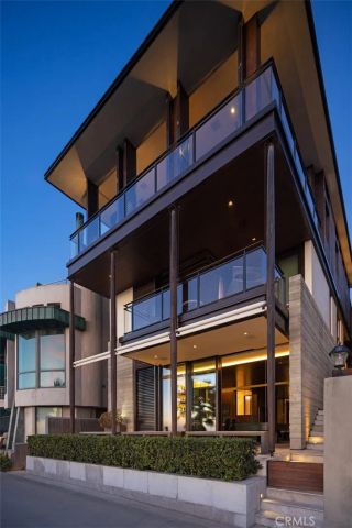 3216 The Strand, Manhattan Beach, CA 90266