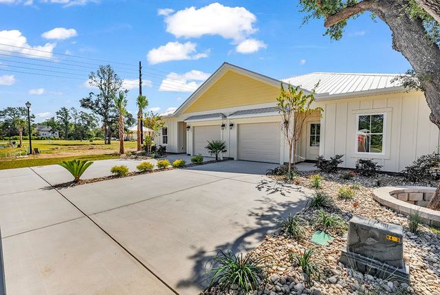 15 Hallandale Lane Right, Murrells Inlet, SC 29576