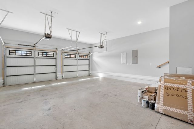 2033 WT Chandler Blvd #60, Gallatin, TN 37066