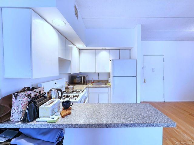 149-15 Barclay Avenue 3A, Flushing, NY 11355