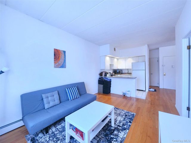 149-15 Barclay Avenue 3A, Flushing, NY 11355