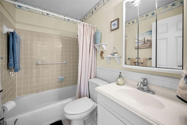 3958 37TH STREET S 28, St Petersburg, FL 33711