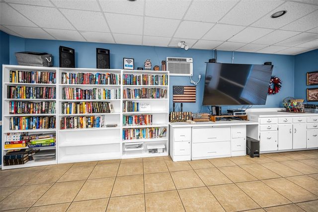 3958 37TH STREET S 28, St Petersburg, FL 33711