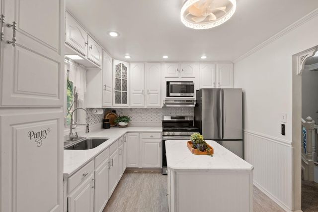 81 E Division Road, Valparaiso, IN 46383