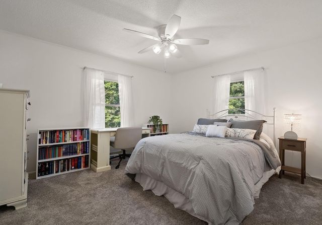 81 E Division Road, Valparaiso, IN 46383